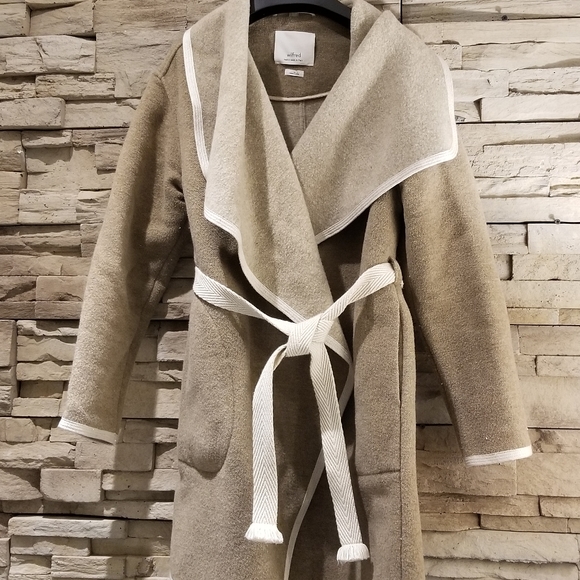 Wilfred Light Wool Coat - Picture 1 of 3